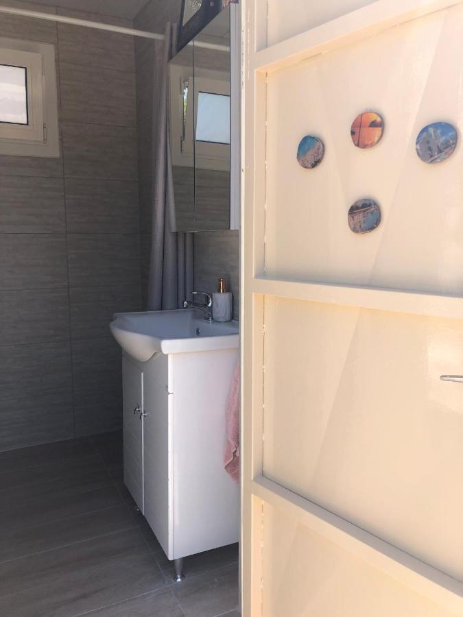Converted Shed Studio & Garden Hanging Bed Porto Rafti Exterior photo