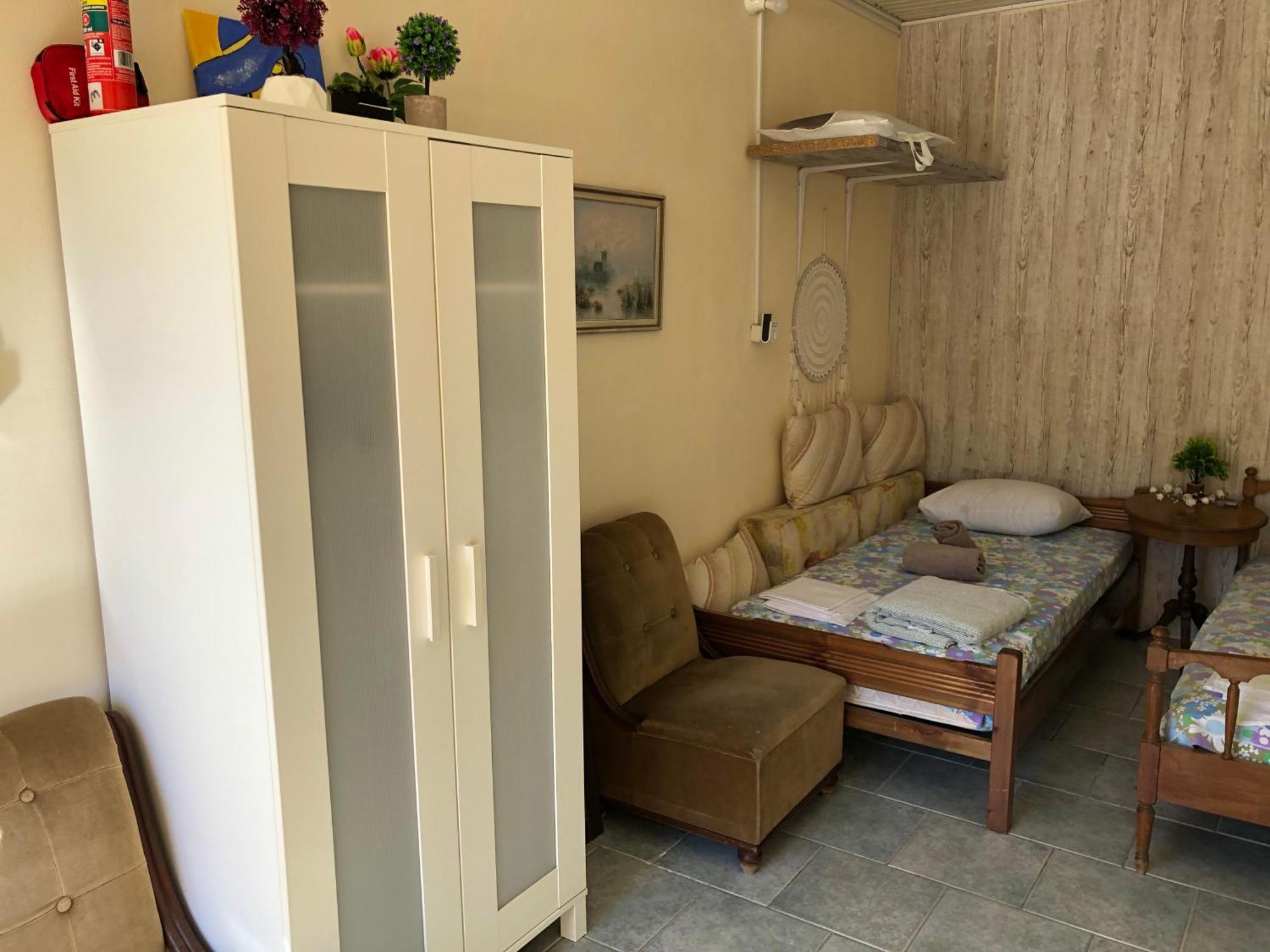 Converted Shed Studio & Garden Hanging Bed Porto Rafti Exterior photo